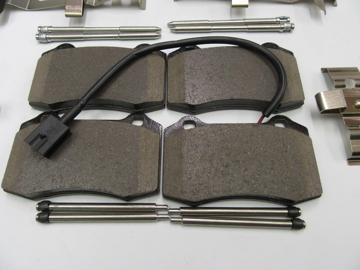 Front Rear Brake Pads for Maserati Quattroporte V8 Gts Y70437