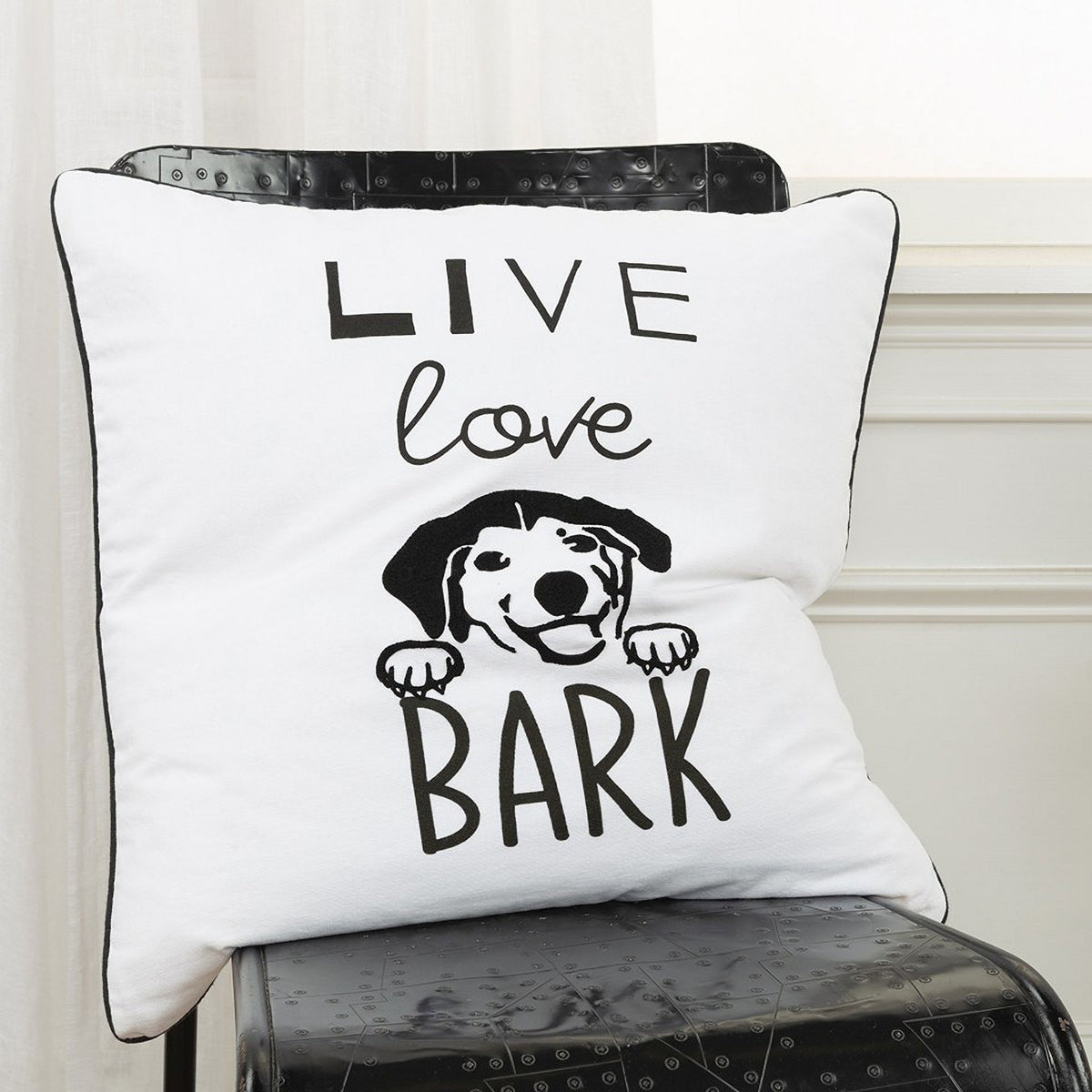 Black and White Modern Throw Pillow O7539