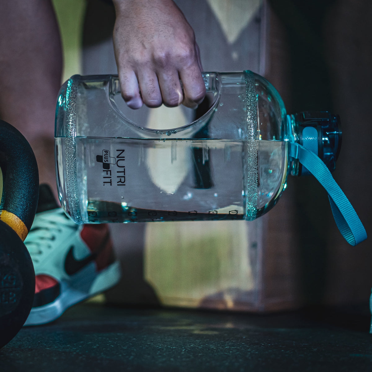 128oz Water Gallon with Leak-Proof Lid and Handle Q277903