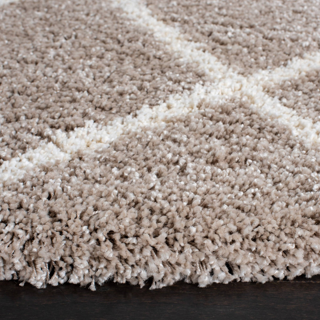 Ivory / Navy Shag Rug M30715