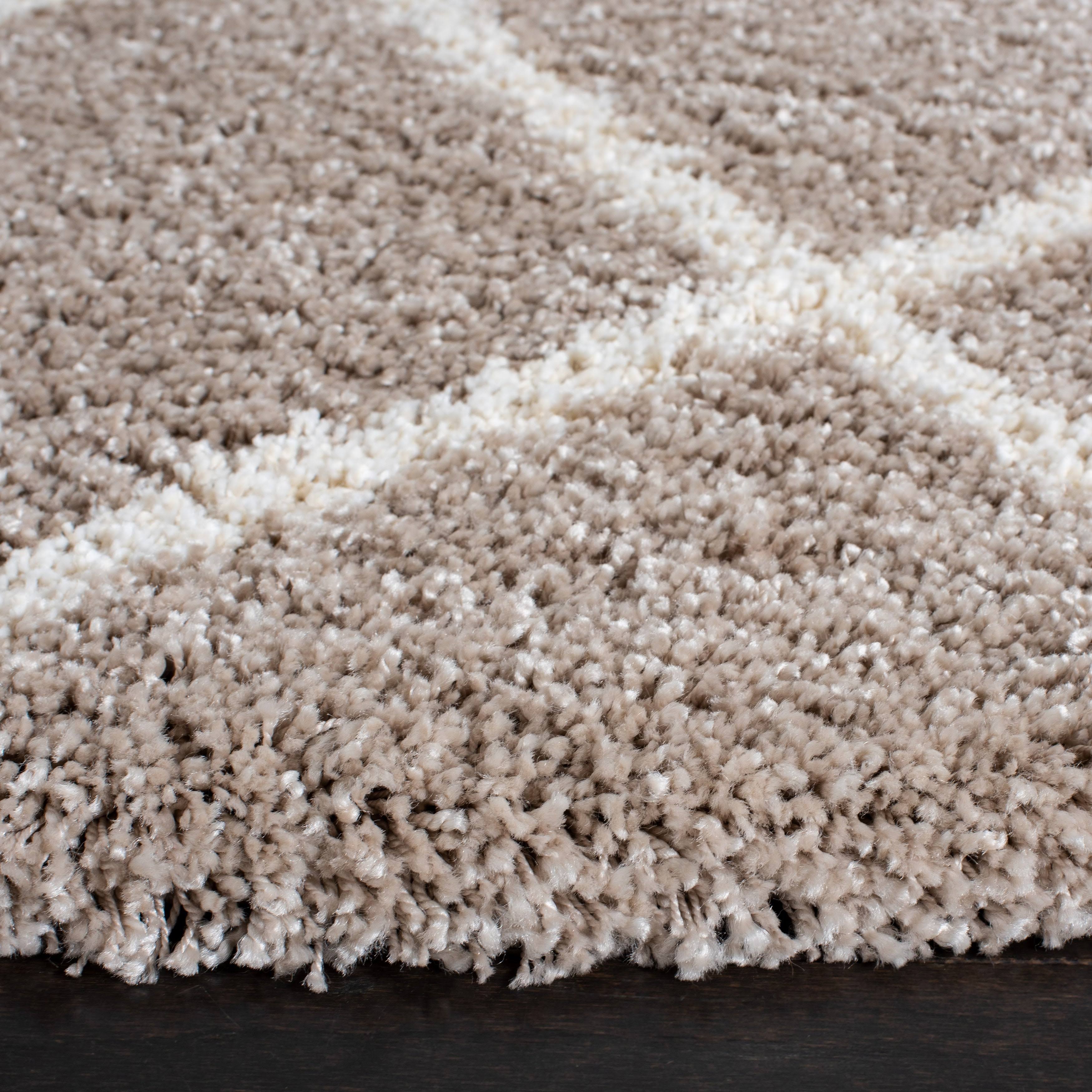 Ivory / Navy Shag Rug M30715