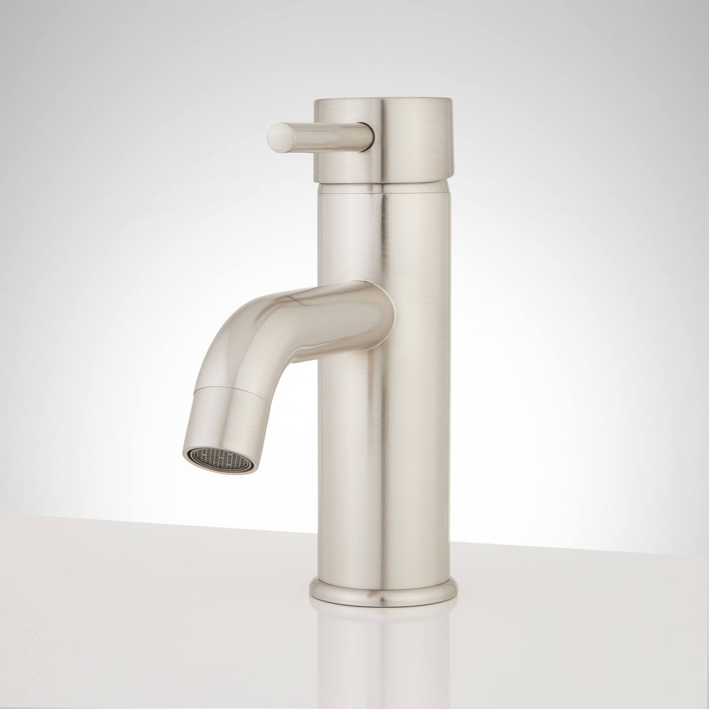 Polished Brass Single Hole Bathroom Faucet with Pop-Up T944539